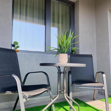 Апартаменты Peacock Apartament- Stefan Building Нэводари Экстерьер фото