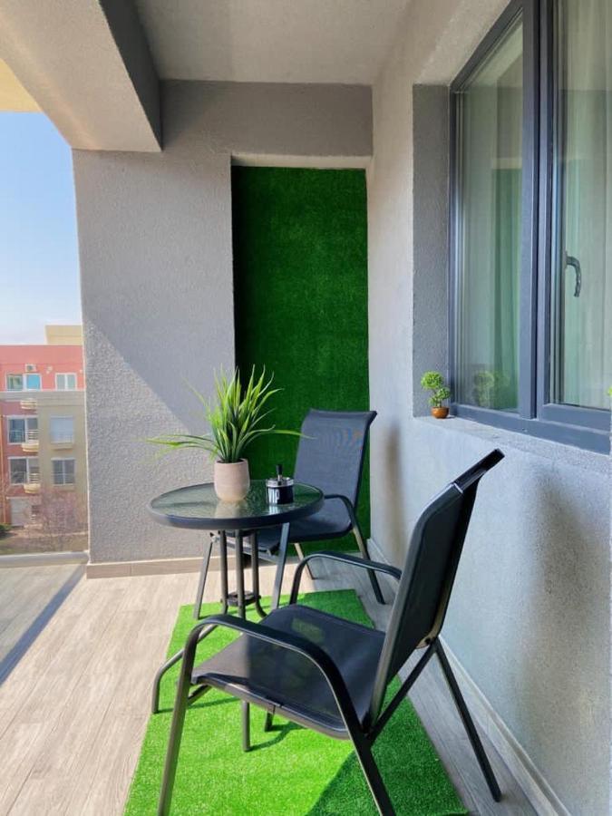 Апартаменты Peacock Apartament- Stefan Building Нэводари Экстерьер фото